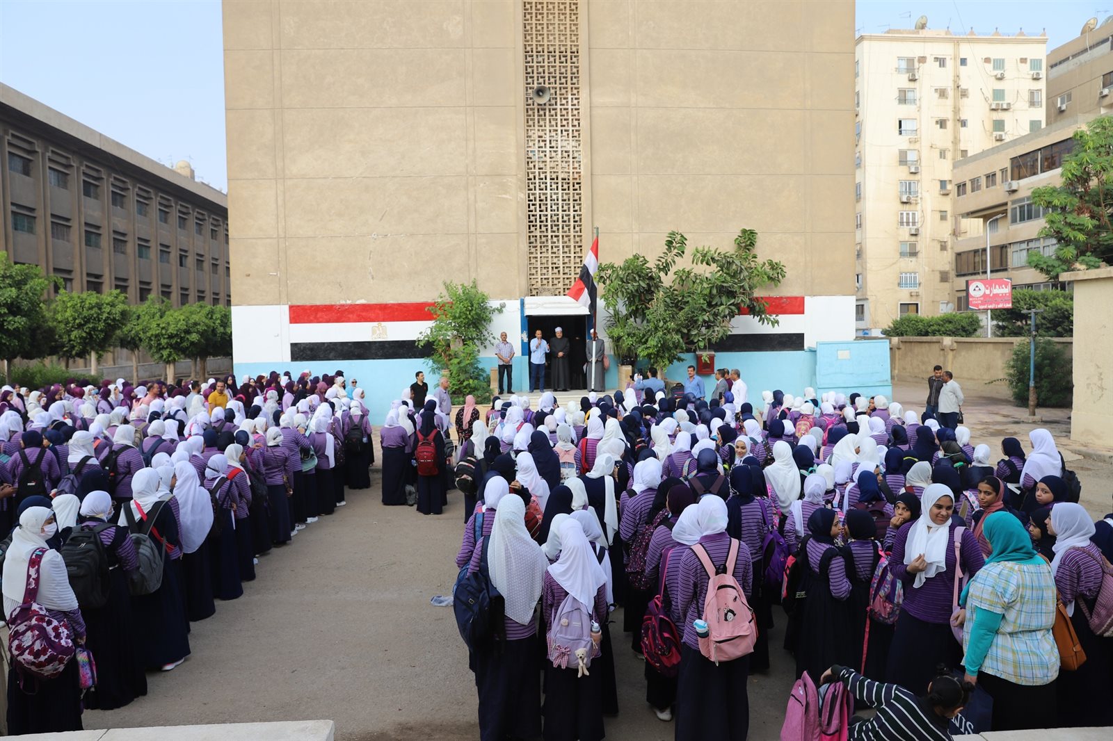     رئيس المعاهد الأزهرية ينفقد مجمع معاهد مدينة نصر 