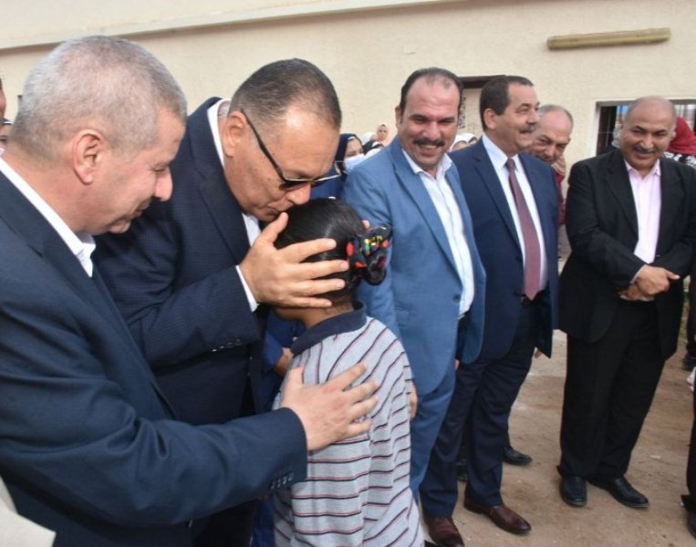 محافظ الشرقية يحضر طابور الصباح 03