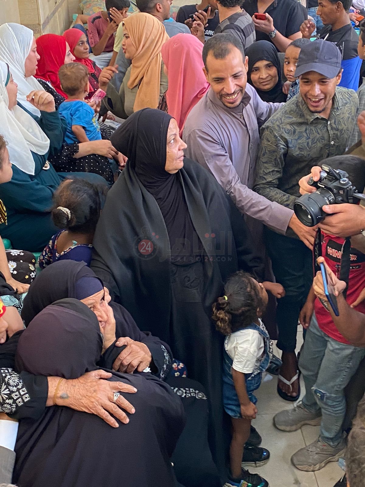 وصول أقارب الحاجة رضا