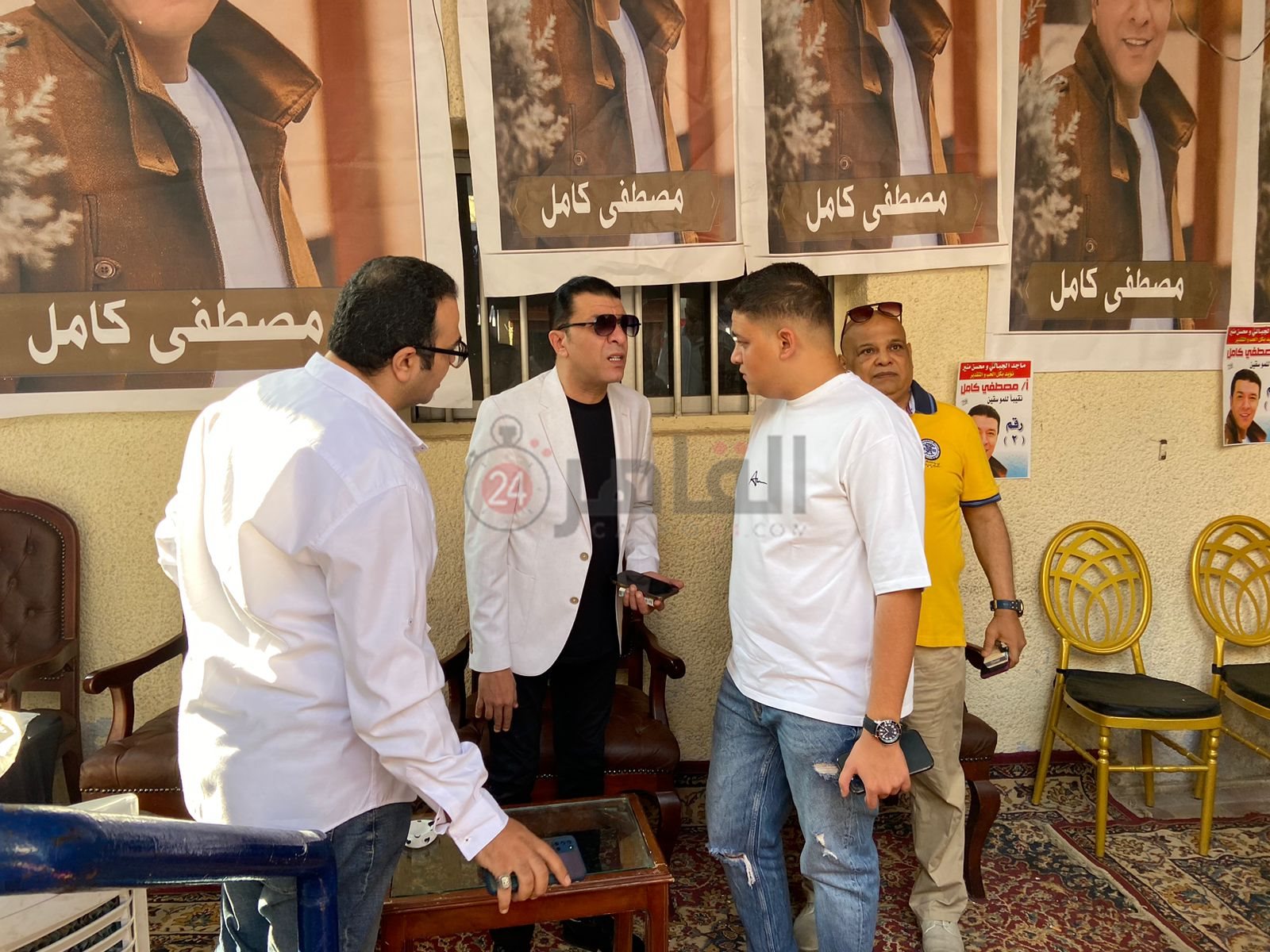 مصطفى كامل يدلي بصوتي في انتخابات نقابة الموسيقيين (1)