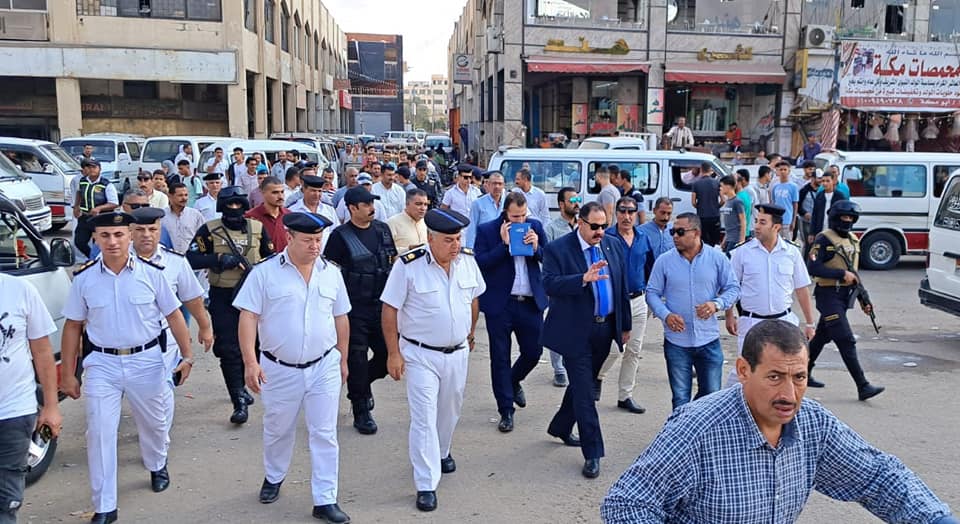 مدير أمن الشرقية يقود حملة لرفع الإشغالات بالعاشر من رمضان 01