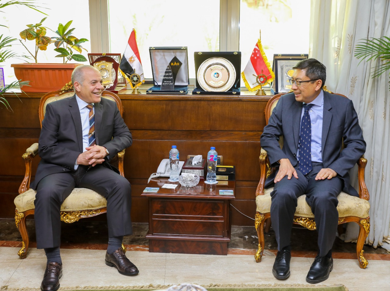 وفد من سنغافورة يزور ميناء الإسكندرية 