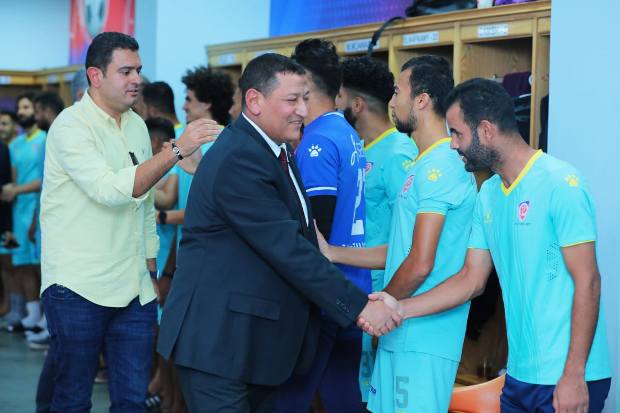 فريق بتروجيت (2)