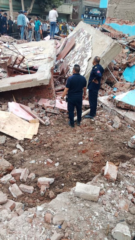 انهيار عقار الشرقية 02