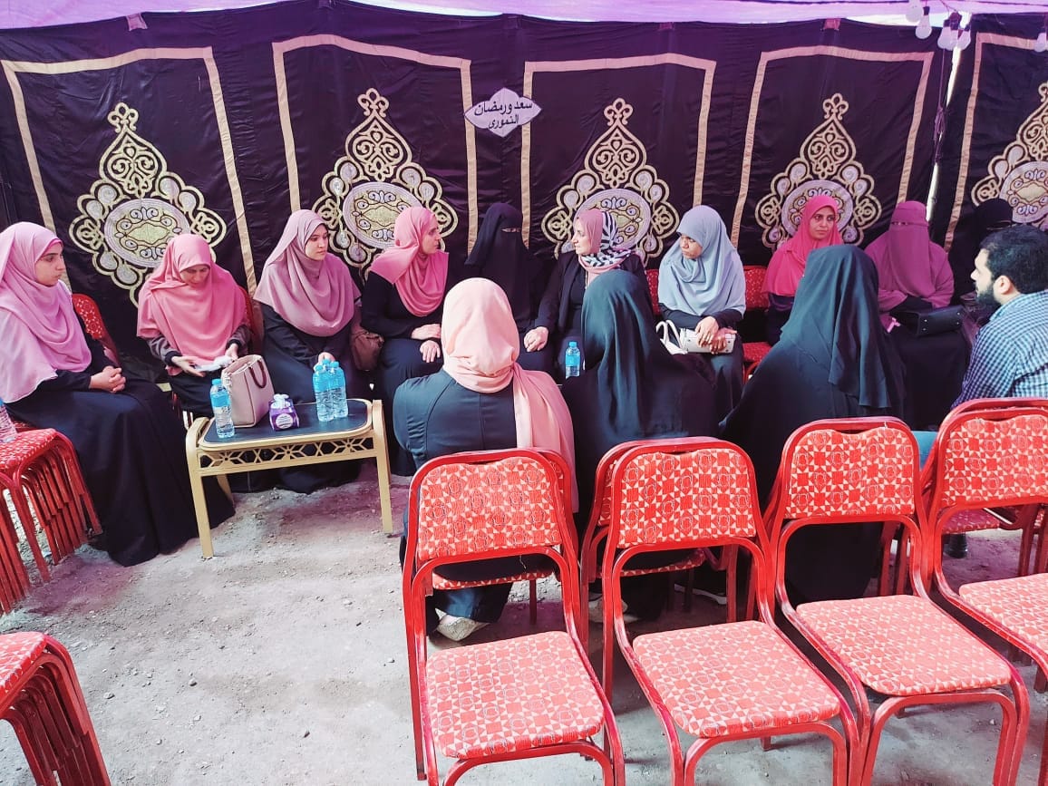 الدكتورة إلهام شاهين تعزي أسرة المحلة 