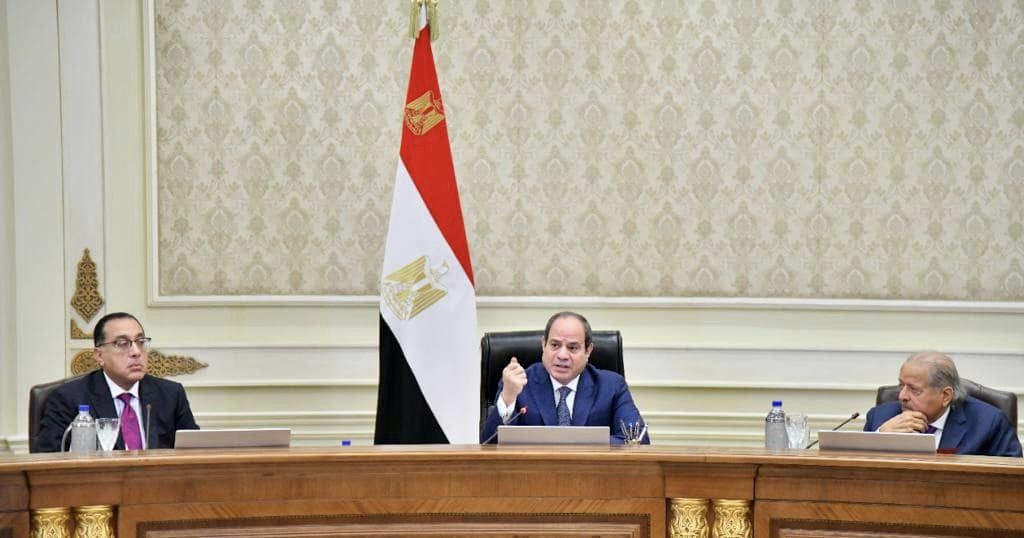 السيسي مع رجال الأعمال القطريين