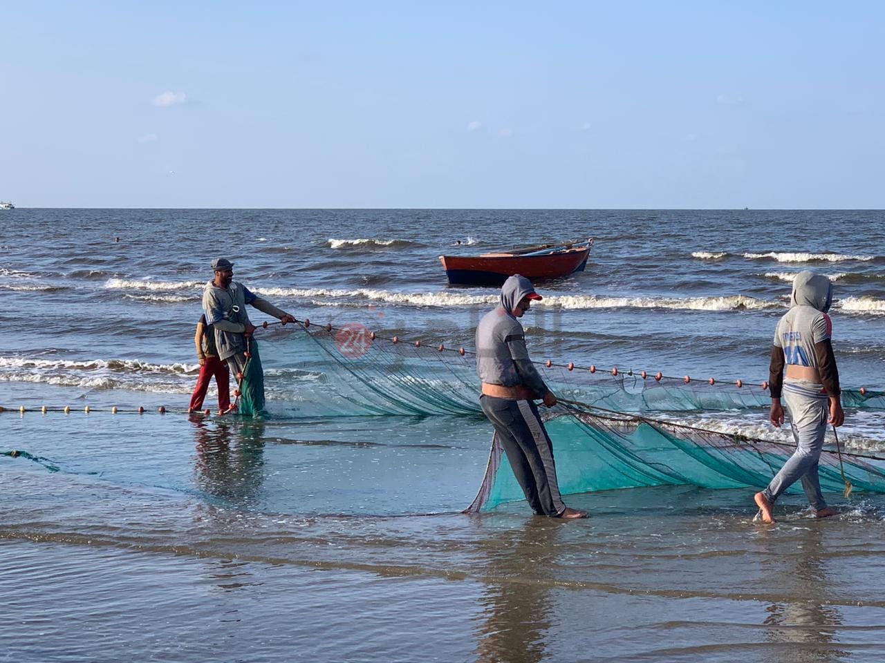 رحلات الصيد علي شاطئ بورسعيد 