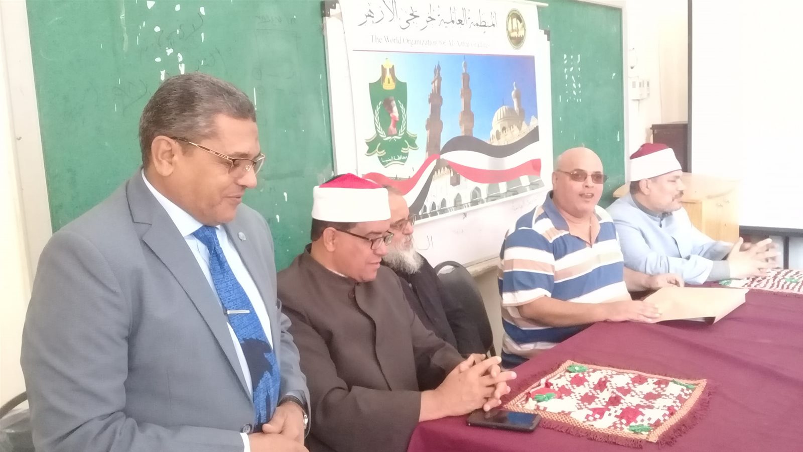  ندوة تثقيفية لطلاب معهد المنيا الثانوى