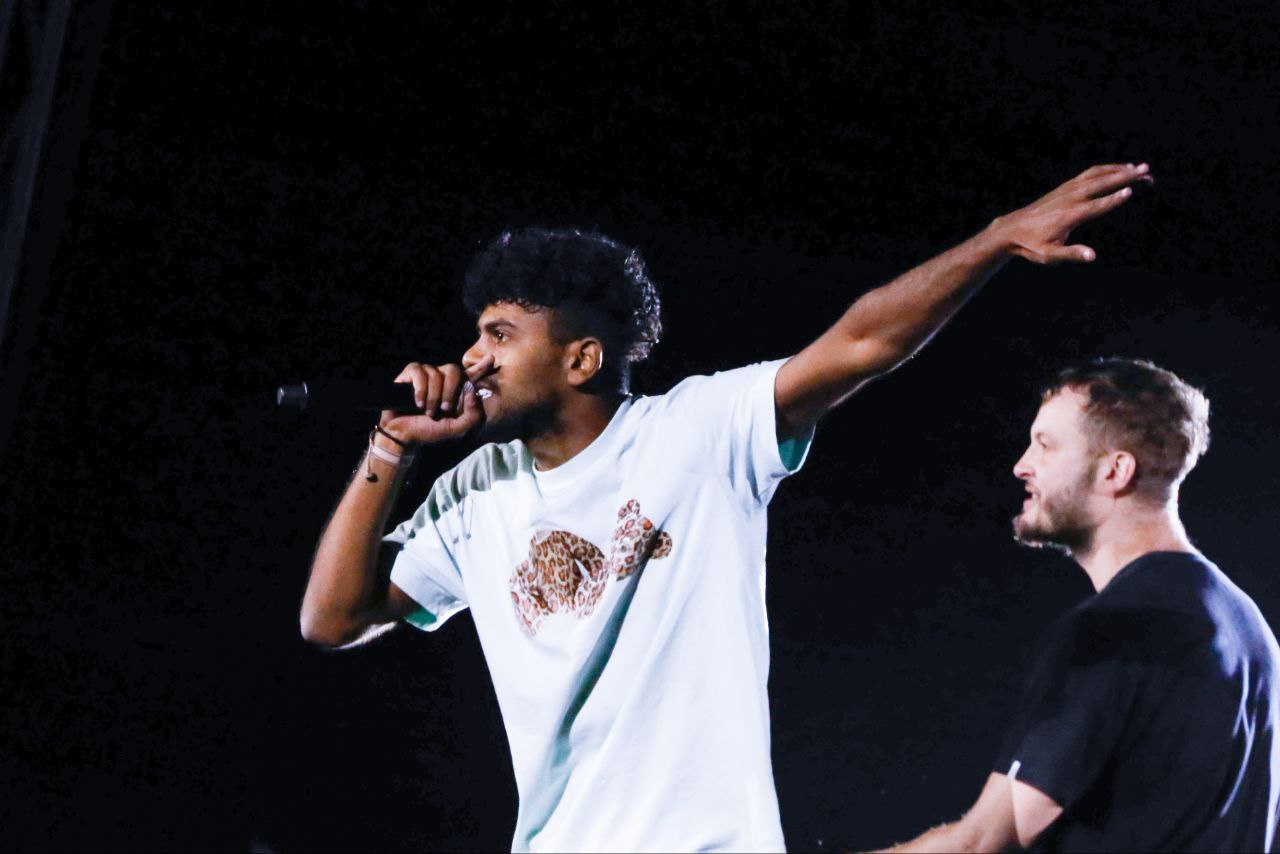 دويتو مروان موسى وعفرتو في الجامعة الاوروبية (1)