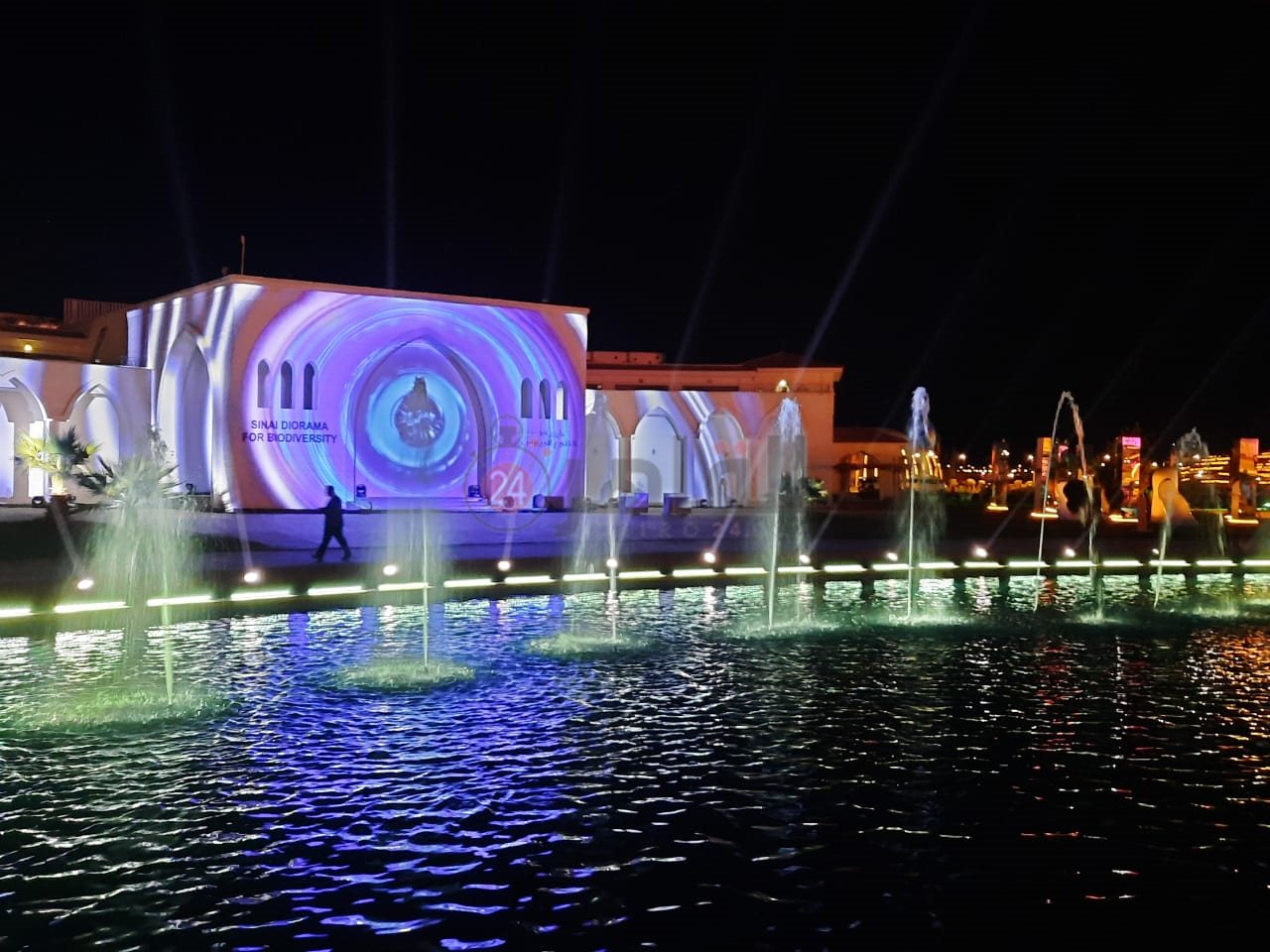 عروض تضيء سماء شرم الشيخ من المنطقة الخضراء بمناسبة انعقاد مؤتمر المناخ COP 27 (1)