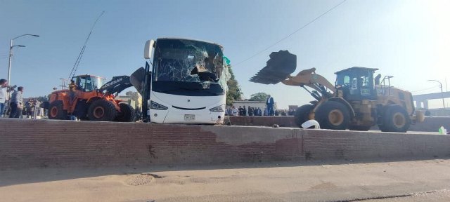 الأتوبيس بعد الحادث 01