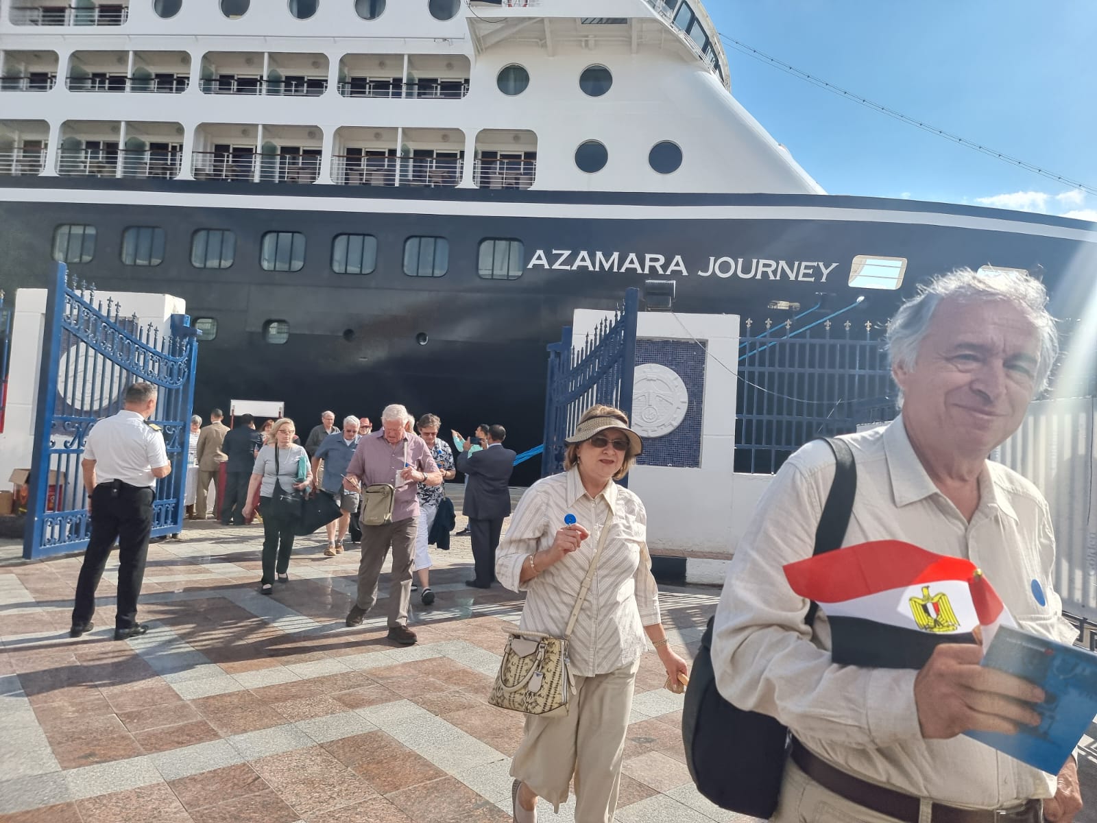 وصول فوج سياحي لميناء الإسكندرية 