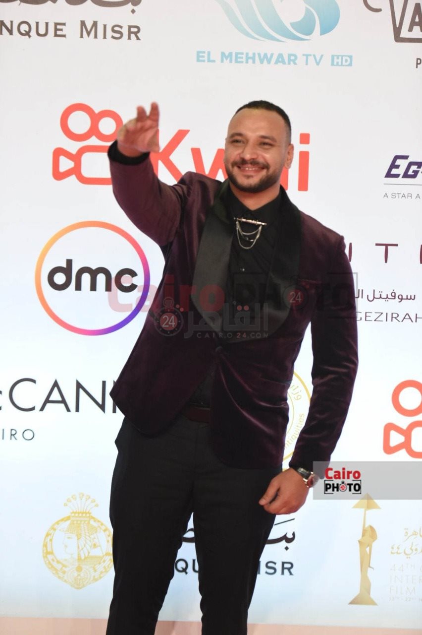 هنادي مهنا ووالدها وأحمد خالد صالح (3)