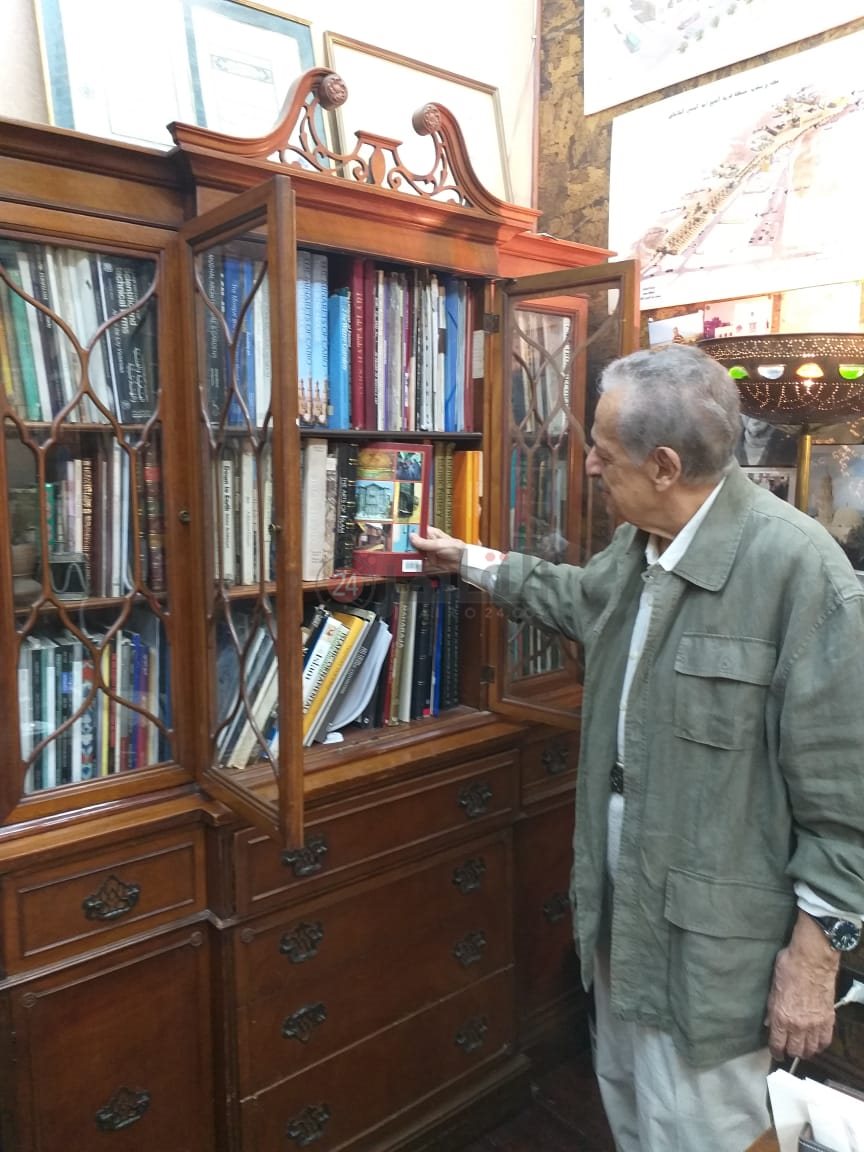 الدكتور عمر الفاروق