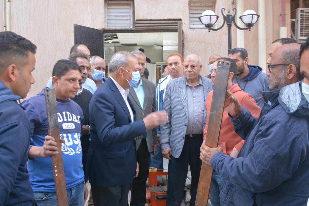 6992DFE6-B9D4-4A0E-AFD3-663A94F2C049