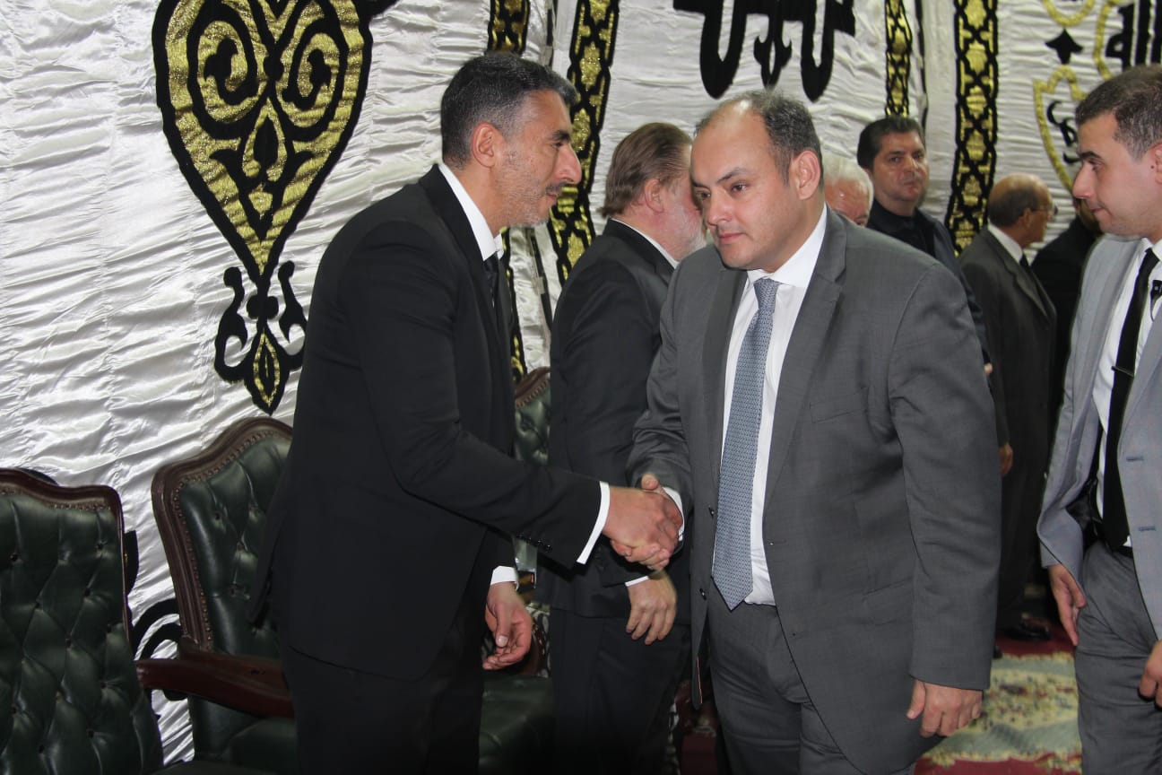 صور من عزاء خال محافظ البنك المركزي