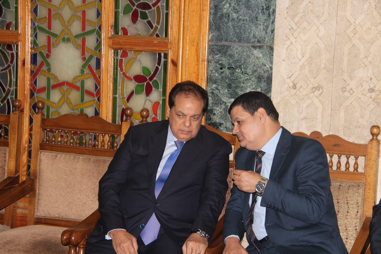 صور من عزاء خال محافظ البنك المركزي