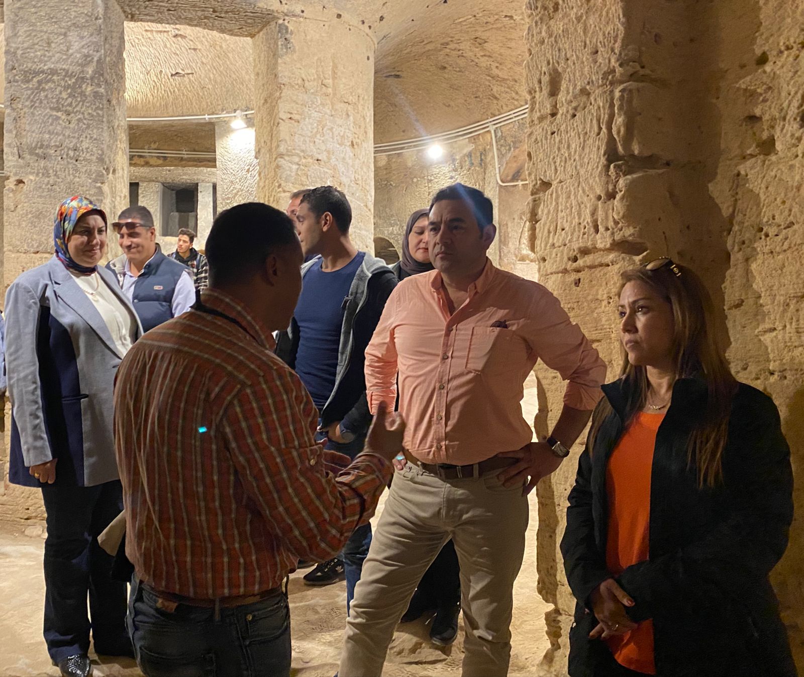 رئيس غواتيمالا السابق يزور كوم الشقافة بالإسكندرية 