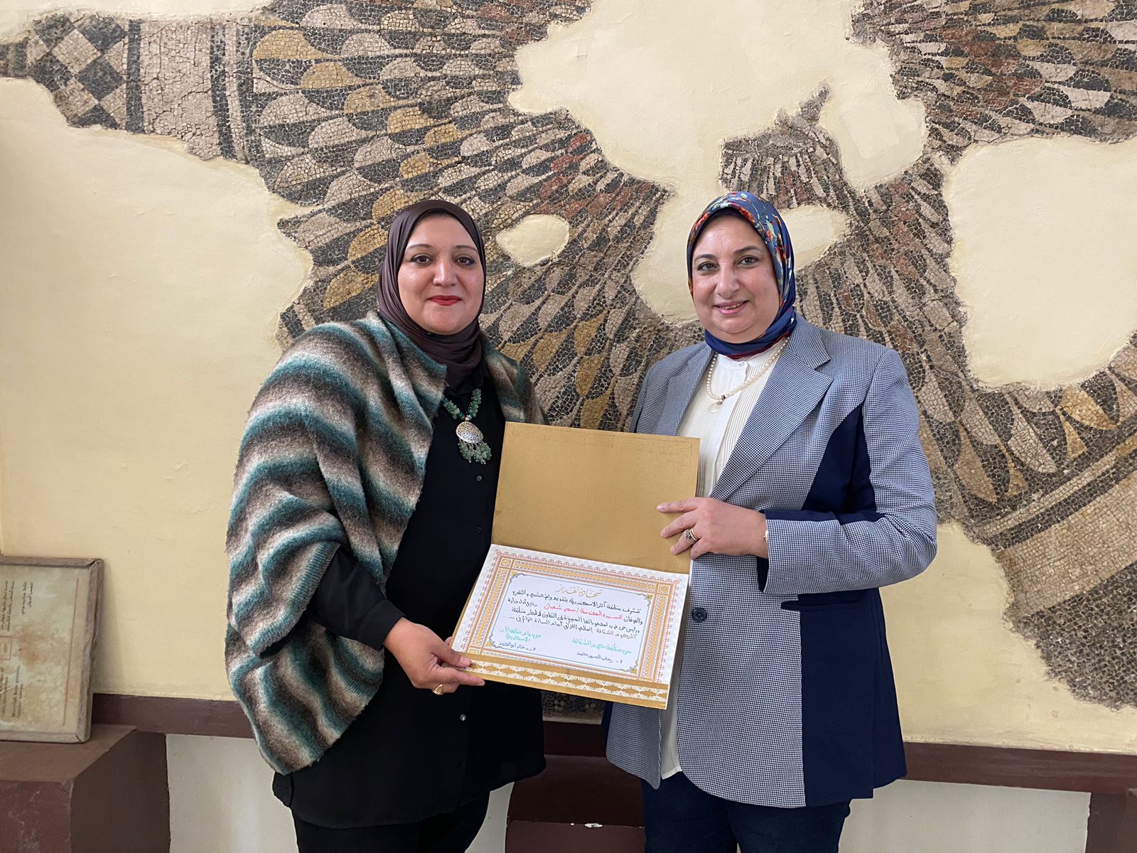 رئيس غواتيمالا السابق يزور كوم الشقافة بالإسكندرية 