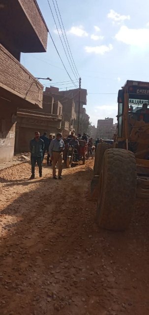 أعمال الرصف الجارية 01