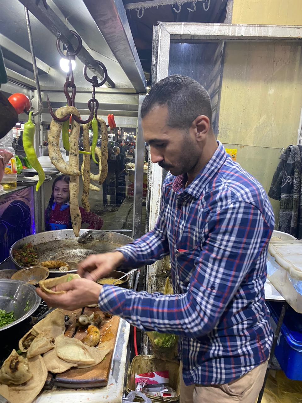 سائح يشيد بأمانة صاحب مطعم في الأقصر2