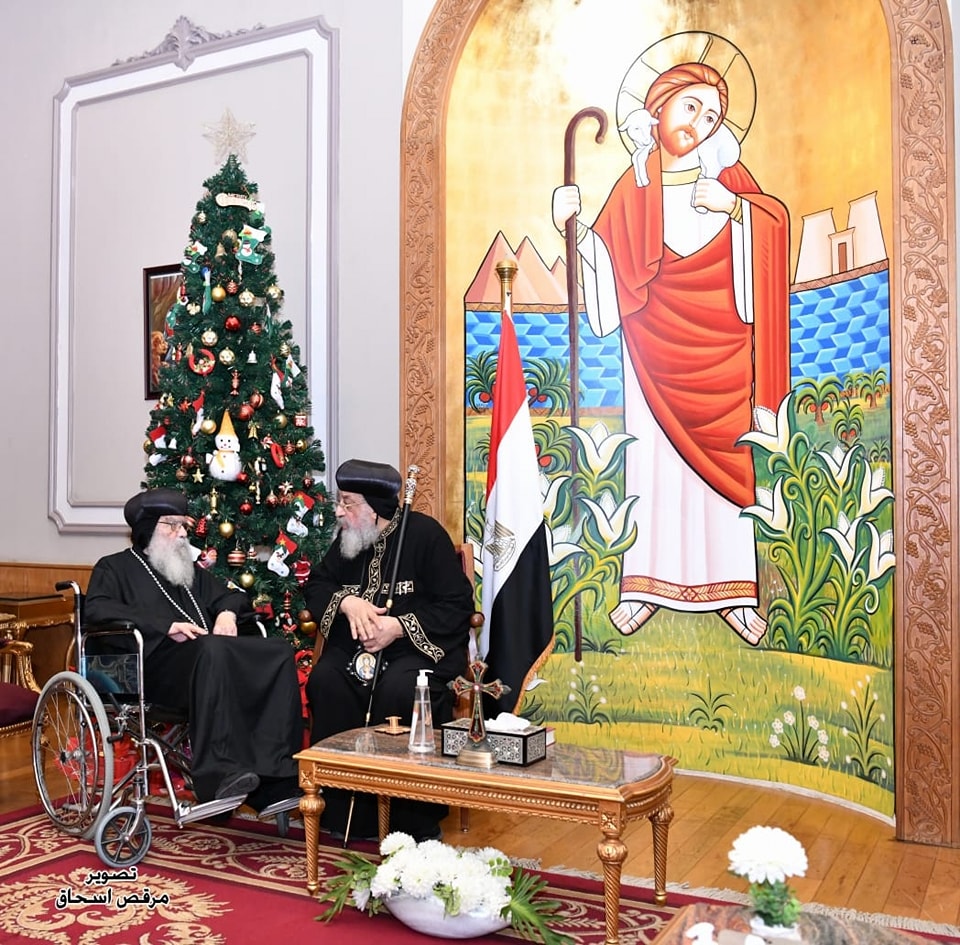 قداسة البابا يستقبل نيافة الأنبا باخوميوس 