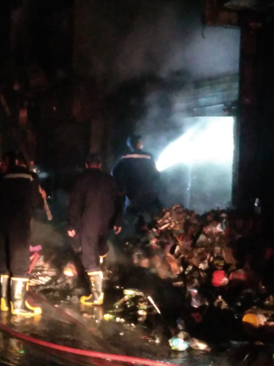 السيطرة على حريق بالشرقية 02