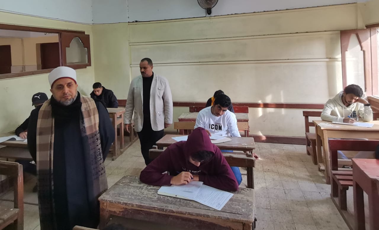 انطلاق امتحانات الفصل الدراسي للصفين الأول والثاني الثانوي الأزهري بالشرقية