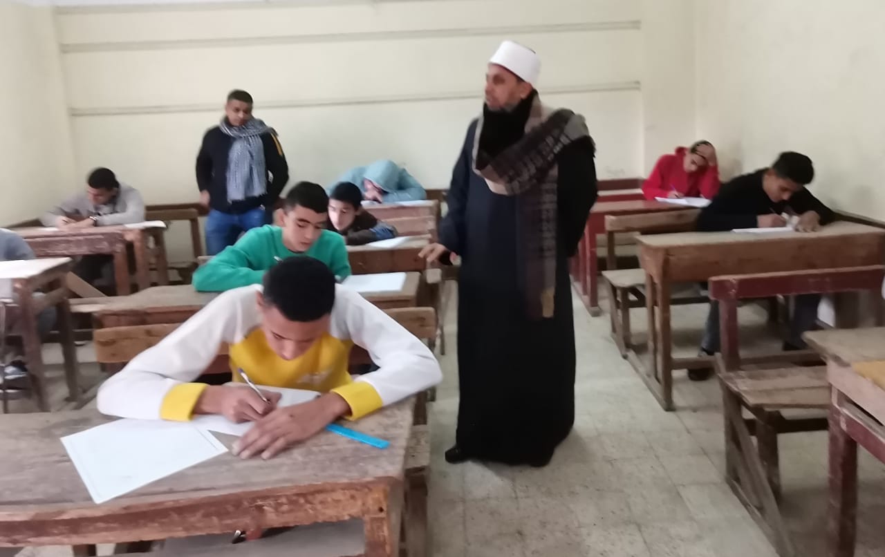 انطلاق امتحانات الفصل الدراسي للصفين الأول والثاني الثانوي الأزهري بالشرقية