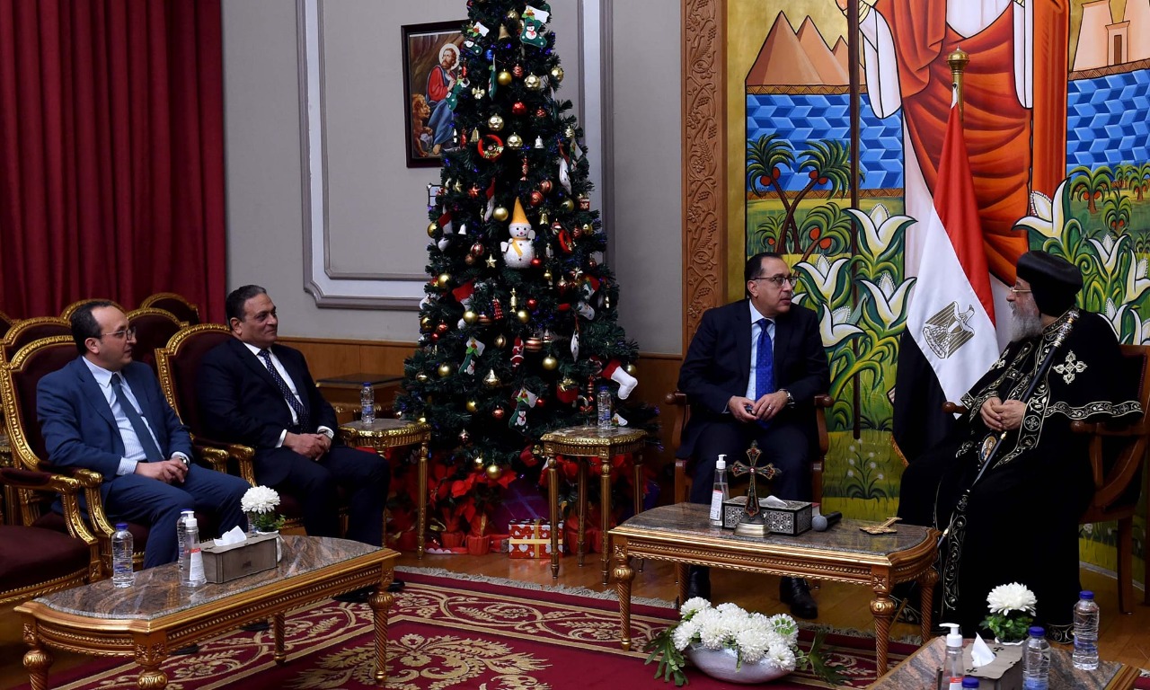 رئيس الوزراء يزور المقر البابوي بالقاهرة  2 - Copy