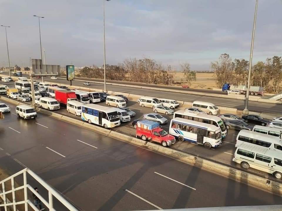 شلل مروري في الطريق الصحراوي 2