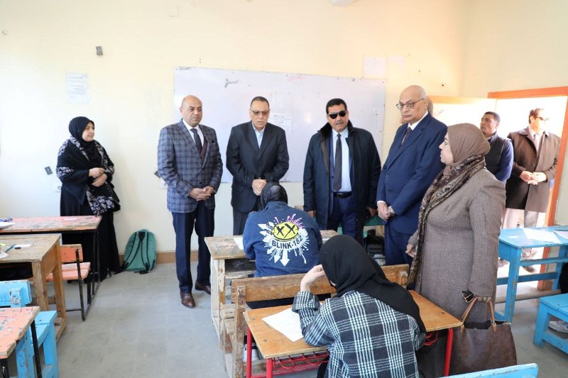 محافظ الشرقية يتفقد لجان امتحانات الشهادة الإعدادية