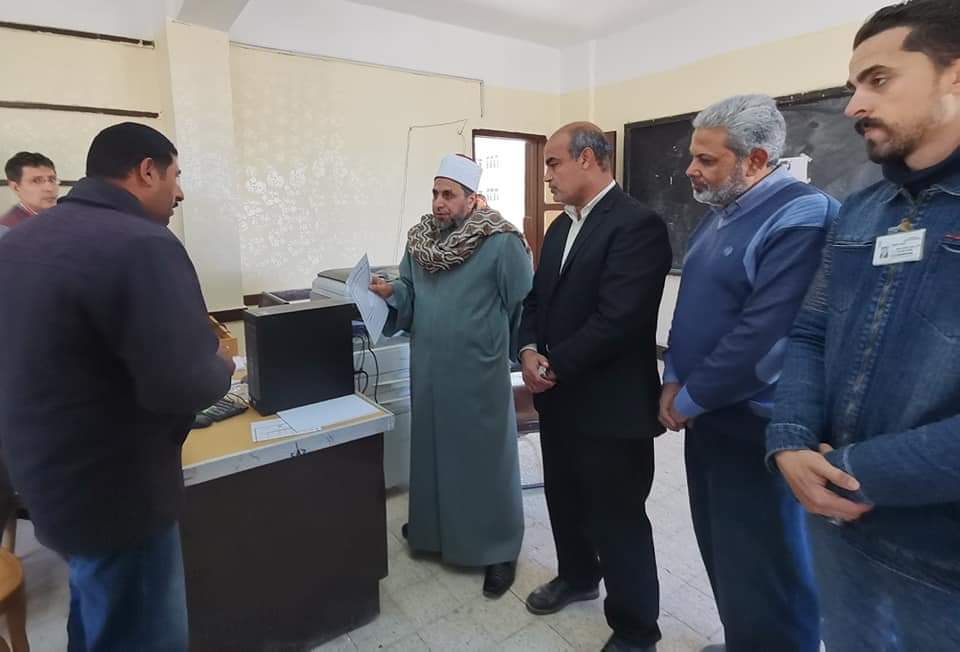 رئيس منطقة الشرقية الأزهرية يتفقد كنترولي الشهادتين الابتدائية والإعدادية 01