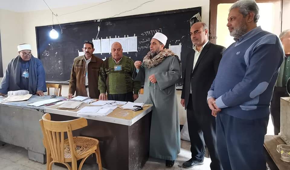 رئيس منطقة الشرقية الأزهرية يتفقد كنترولي الشهادتين الابتدائية والإعدادية 02