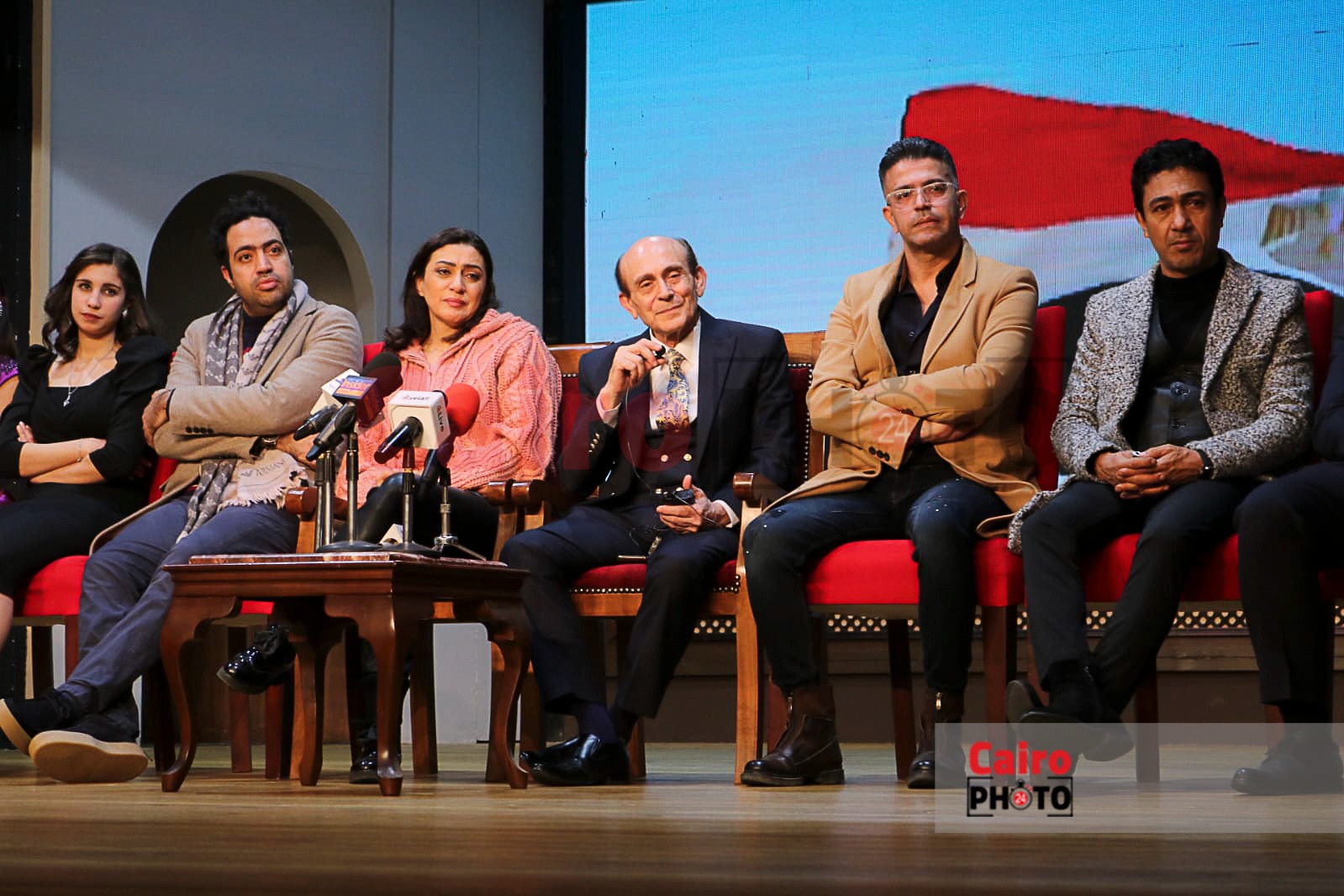 محمد صبحي من الؤتمر الصحفي الخاص بمسرحية عيلة اتعملها بلوك (5)