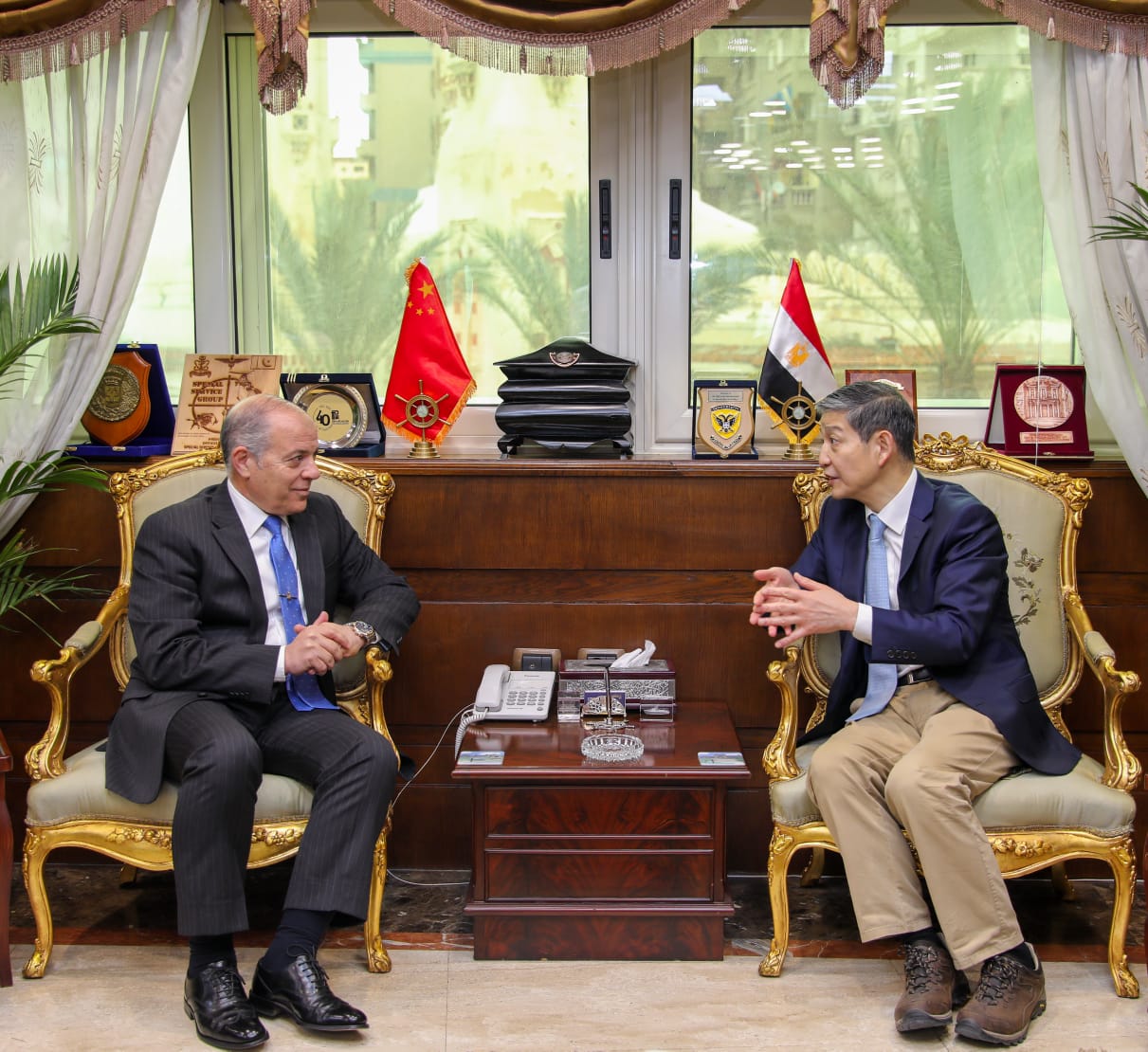 وفد صينى يزور ميناء الإسكندرية 