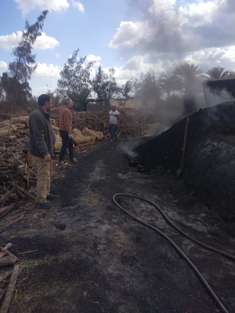 إزالة 207 مكمورة فحم عشوائية بمركز الدلنجات بالبحيرة