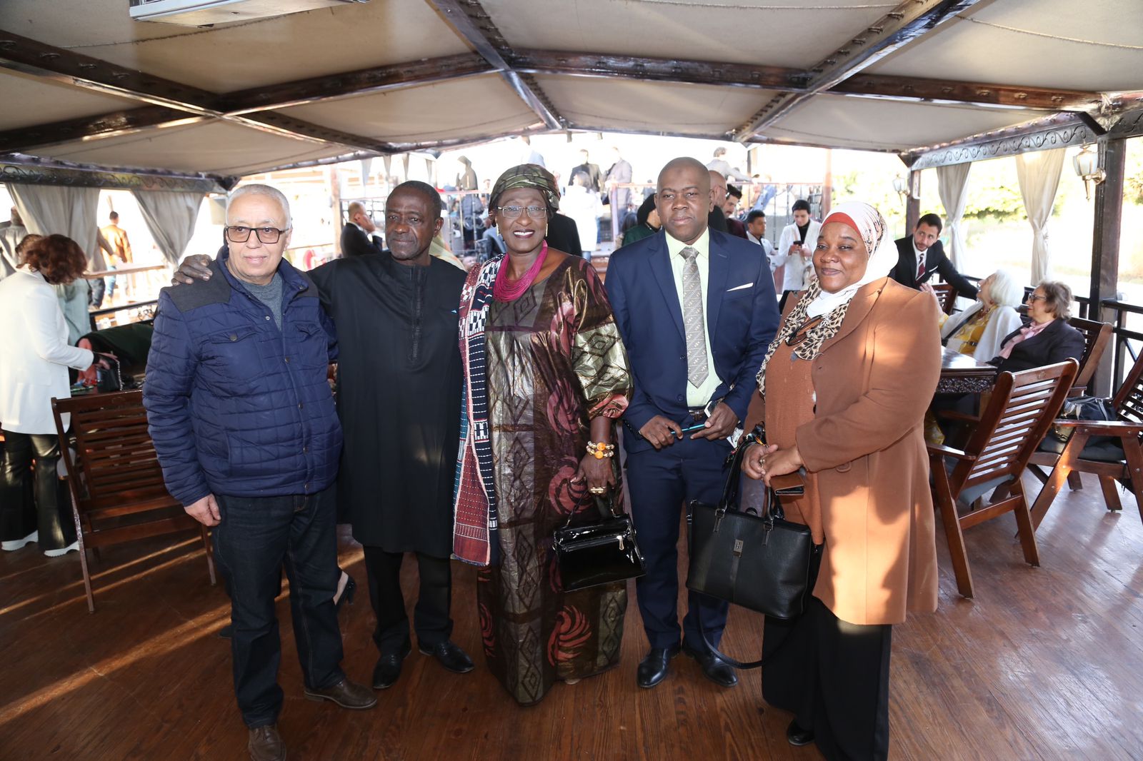 نجوم الفن على مركب مهرجان الأقصر للسينما الأفريقية قبل افتتاحه (3)