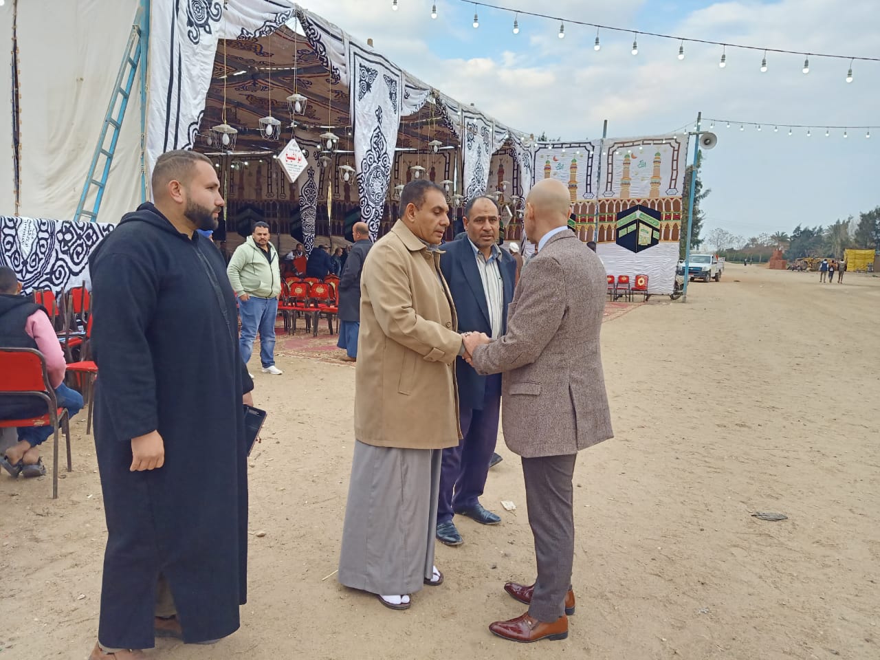 وكيل وزارة الصحة يُقدم العزاء لأسرة المتوفاة 01