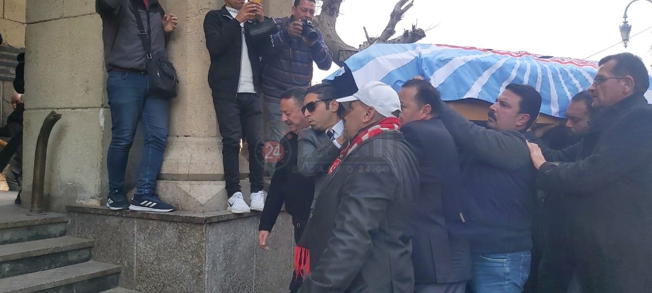 صلاة الجنازة بعمر مكرم على مرسي عطا الله