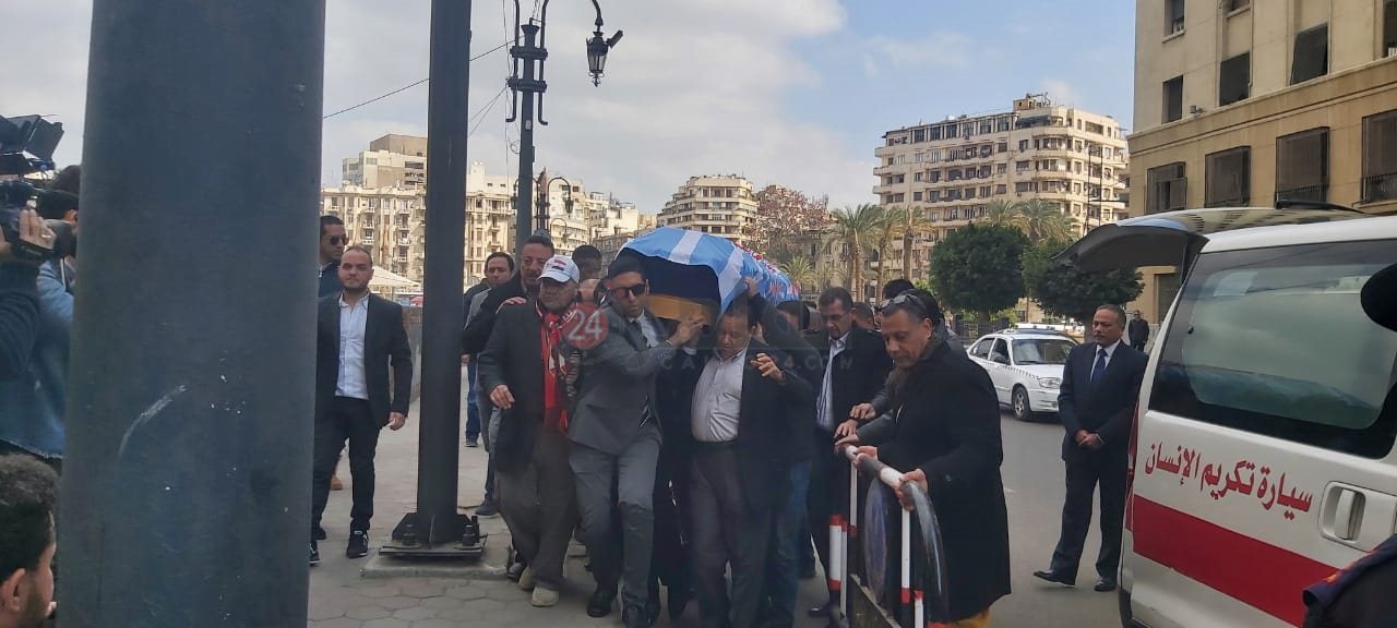 صلاة الجنازة بعمر مكرم على مرسي عطا الله