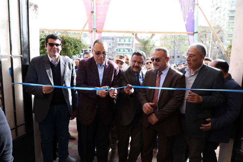 محافظ الشرقية يفتتح معرض السلع الاستهلاكية 01