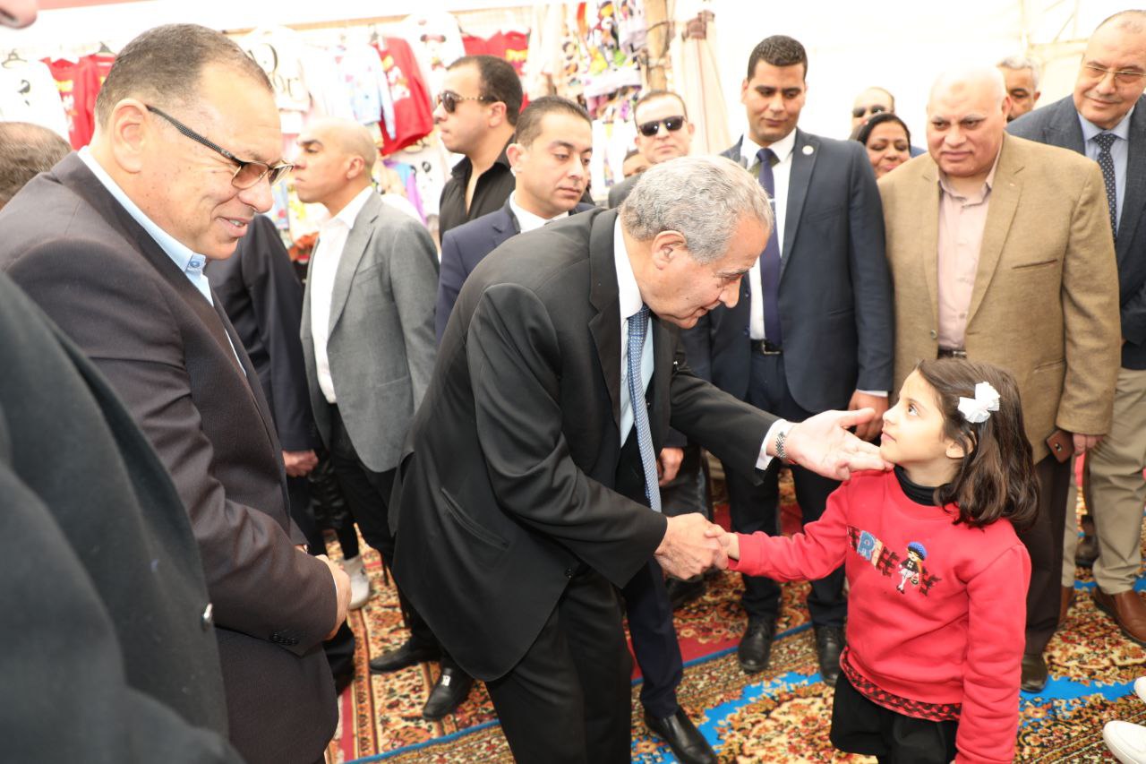 وزير التموين يفتتح معرض أهلا رمضان بالعاشر من رمضان 05