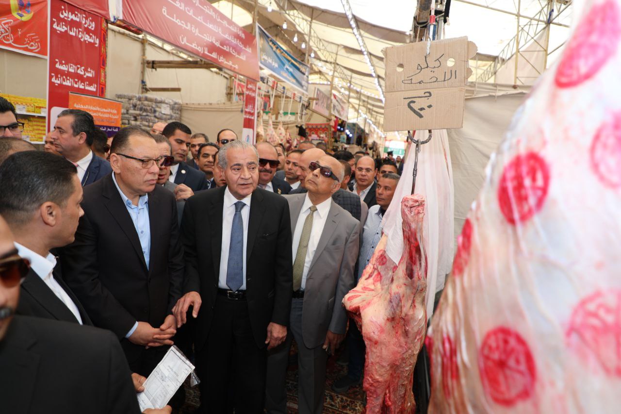 وزير التموين يفتتح معرض أهلا رمضان بالعاشر من رمضان 08