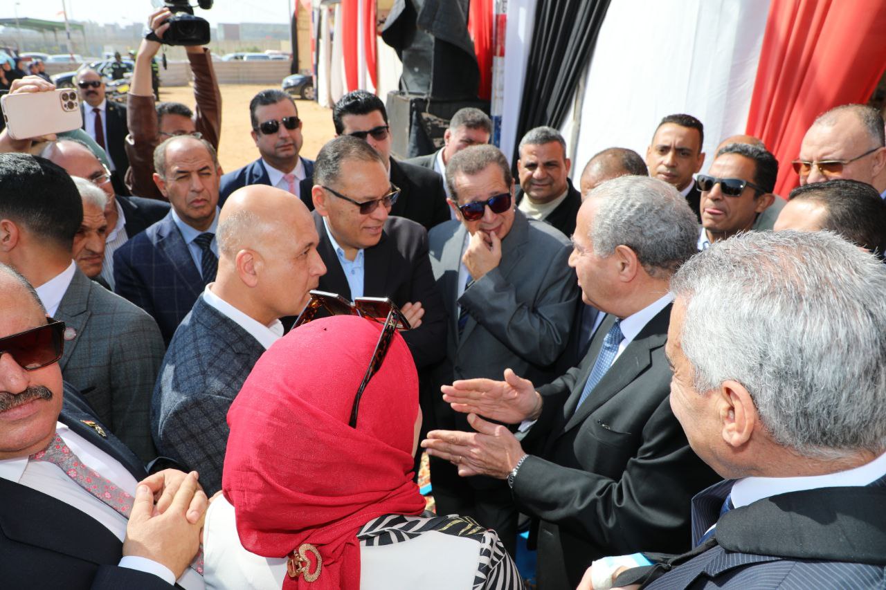 وزير التموين يفتتح معرض أهلا رمضان بالعاشر من رمضان 09