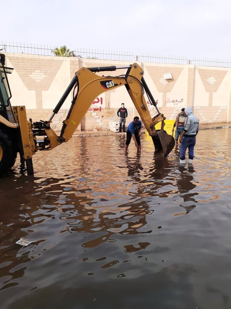 أعمال إصلاح كسر خط المياه
