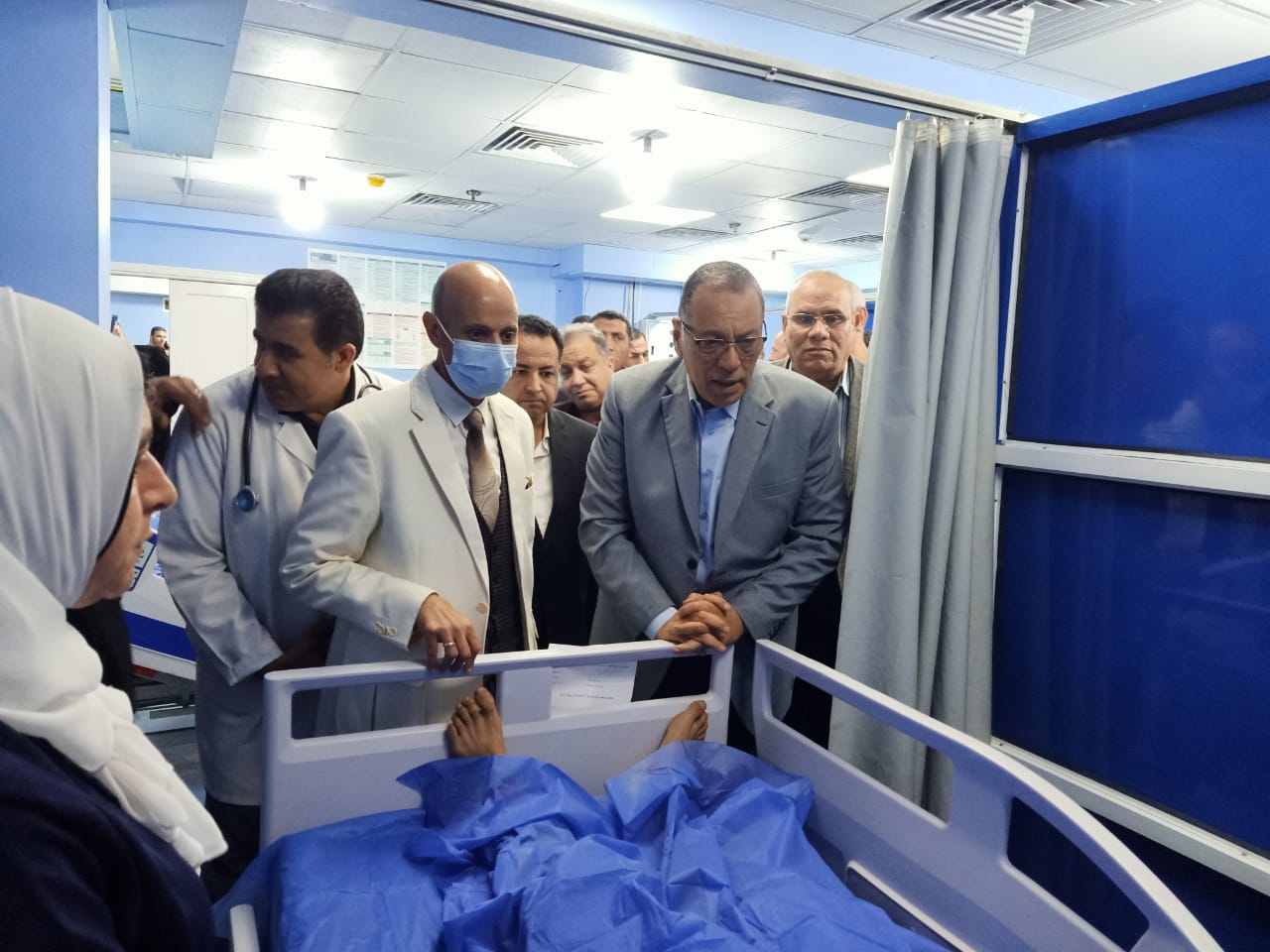 محافظ الشرقية يتابع حالة المصابين 04