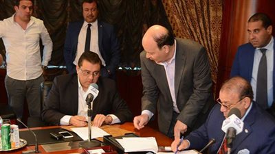 أول تعليق من “المحور” حول رحيل معتز الدمرداش عن “90 دقيقة”