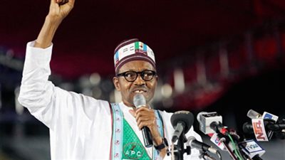 الرئيس النيجيري يضطر للعمل من منزله بسبب “الفئران”