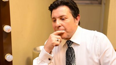 بلاغ ضد رئيس نقابة المهن الموسيقية لاتهامه بالتصريح لـ”حفلة شذوذ جنسى” 